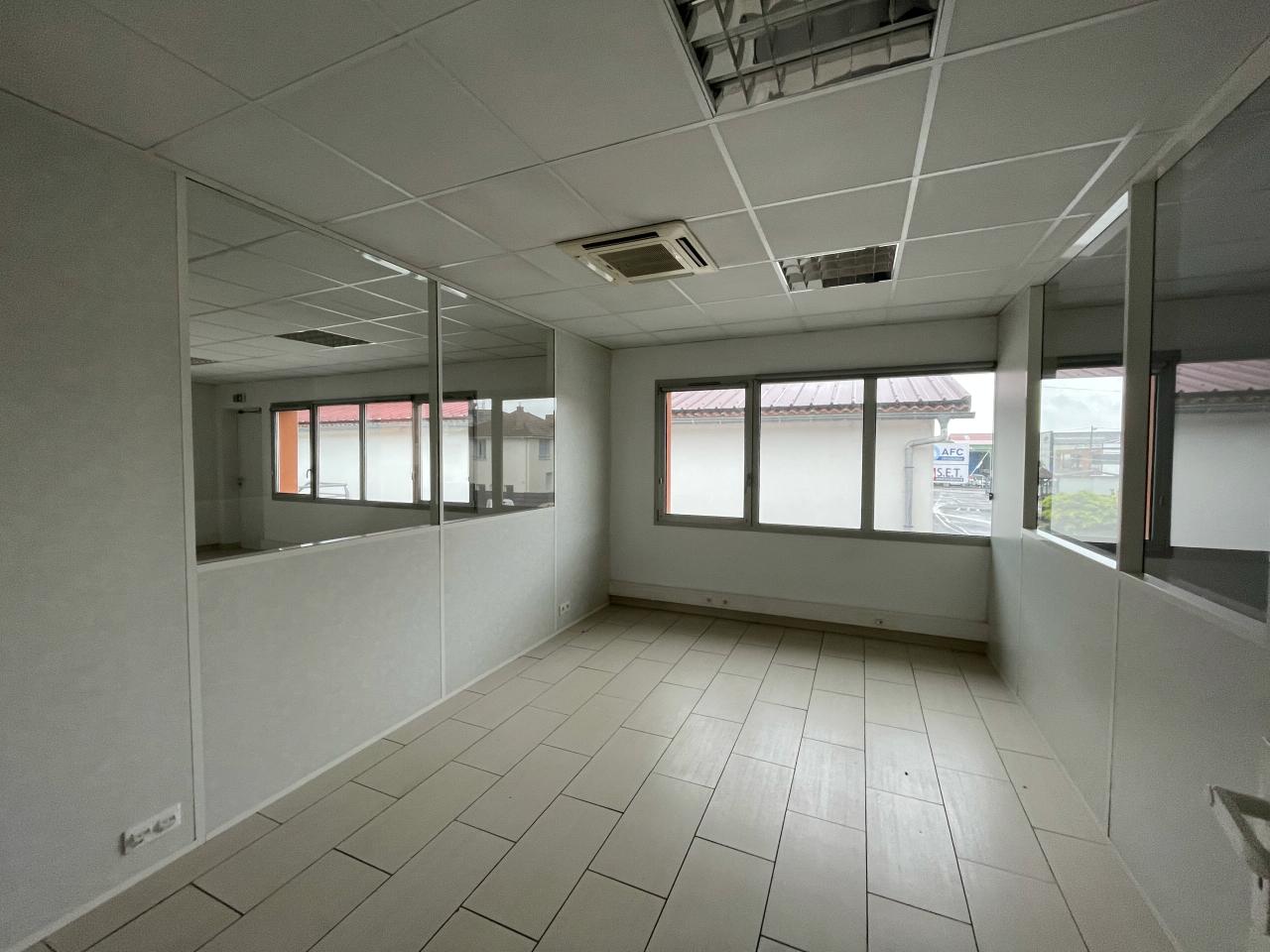 Bureau Décines-Charpieu 380m² Location bureau Décines-Charpieu Rhône OLBUR2108962 9